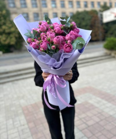 Alternative view of Букет кустовых роз в фоамиране