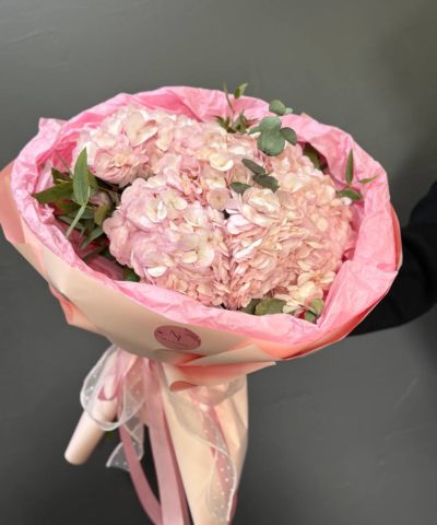 Alternative view of Монобукет из розовых гортензий