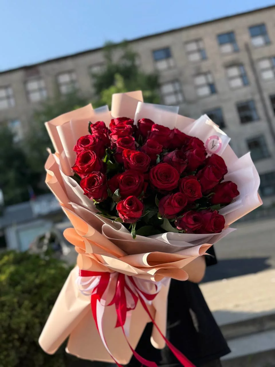 Оригинальные цветочные композиции с доставкой по Донецку: Удивите своих близких