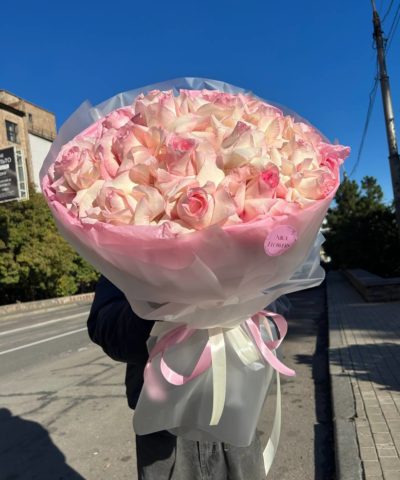 Монобукет нежных розовых французских роз