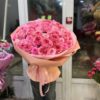 Букет из двух сортов роз