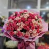 Букет из ярких и нежных розовых роз