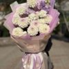 Букет с георгинами, диантусами и эустомой