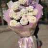 Букет из белых георгинов и эустомы