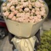 Букет из кустовых роз кремового цвета